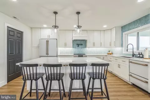 Kitchen - 4012 Chestnut, Middle River, MD 21220 photo 2 of 6