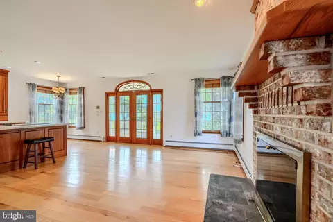 3708 Middle River Ave, Middle River, MD 21220 photo 9