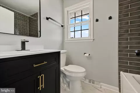Bath - 7105 River Drive Rd, Sparrows Point, MD 21219 photo 2 of 3