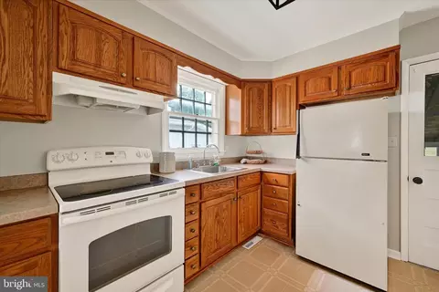 Kitchen - 7105 River Drive Rd, Sparrows Point, MD 21219 photo 2 of 3