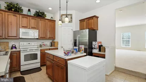 28 Buttonwood Ct, Rosedale, MD 21237 photo 22