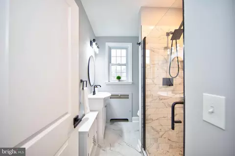 Bath - 416 Dunkirk Rd, Baltimore, MD 21212 photo 1 of 2