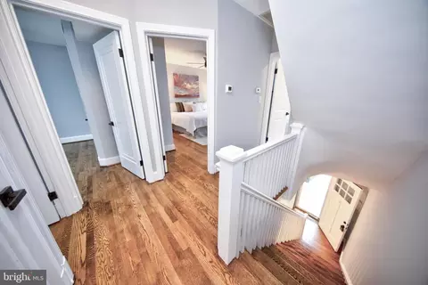 Entry Way - 416 Dunkirk Rd, Baltimore, MD 21212 photo 2 of 3