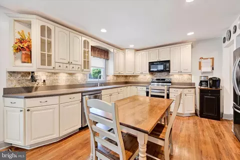 9415 Twilight Dr, Nottingham, MD 21236 photo 10