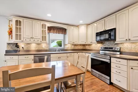 9415 Twilight Dr, Nottingham, MD 21236 photo 11