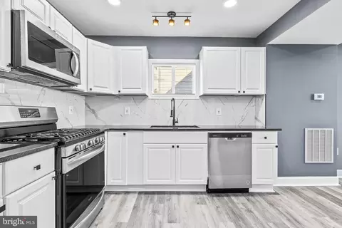 Kitchen - 210 Sollers Point Rd, Dundalk, MD 21222 photo 1 of 2