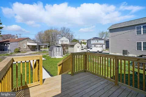 Exterior - 210 Sollers Point Rd, Dundalk, MD 21222 photo 1 of 3