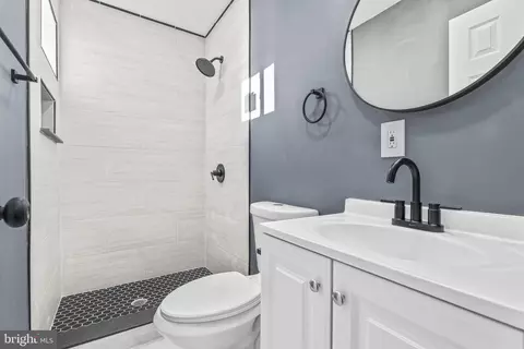 Bath - 210 Sollers Point Rd, Dundalk, MD 21222 photo 2 of 4