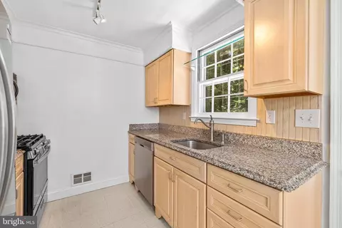 1516 Berwick Rd, Towson, MD 21204 photo 14