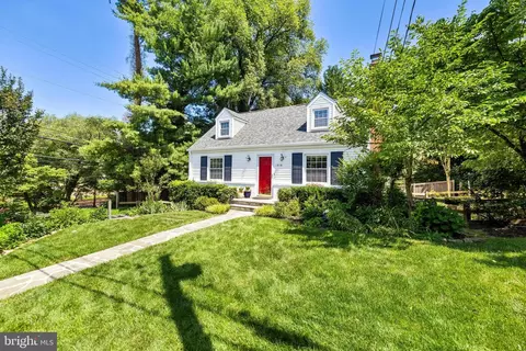 1516 Berwick Rd, Towson, MD 21204 photo 3