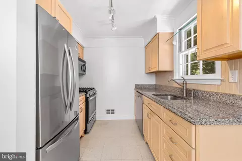 1516 Berwick Rd, Towson, MD 21204 photo 13