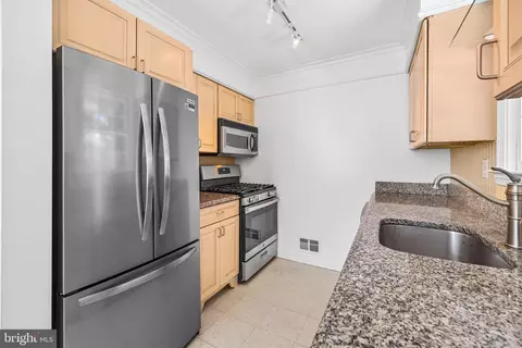 1516 Berwick Rd, Towson, MD 21204 photo 15