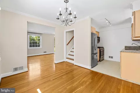 1516 Berwick Rd, Towson, MD 21204 photo 12
