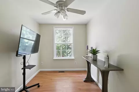 810 Regis Ct, Halethorpe, MD 21227 photo 9