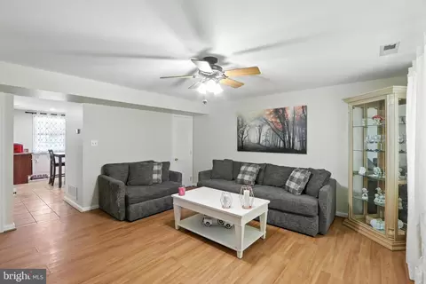 810 Regis Ct, Halethorpe, MD 21227 photo 5