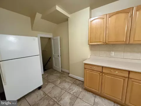 Entry Way - 65 Willow Spring Rd, Dundalk, MD 21222 photo 2 of 4