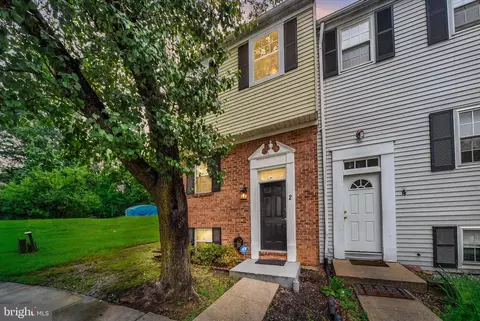 2 Cartwright Ct, Rosedale, MD 21237