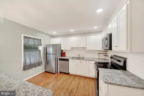 2 Cartwright Ct, Rosedale, MD 21237 photo 5