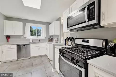 Kitchen - 5930 Daybreak Ter, Baltimore, MD 21206 photo 3 of 3