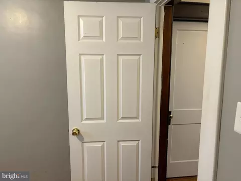 Entry Way - 2906 Ohio Ave, Halethorpe, MD 21227 photo 2 of 2
