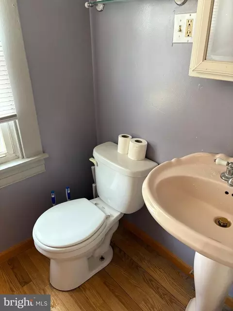 Bath - 2906 Ohio Ave, Halethorpe, MD 21227 photo 2 of 6