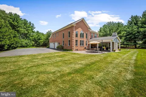 Exterior - 13910 Manor Rd, Phoenix, MD 21131 photo 3 of 18