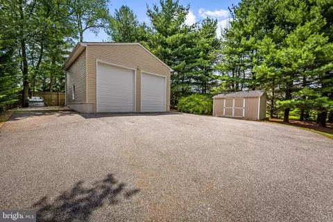 Exterior - 13910 Manor Rd, Phoenix, MD 21131 photo 7 of 18