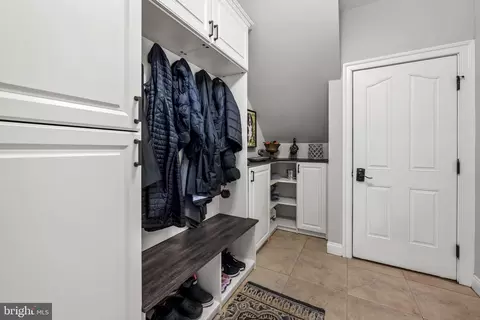 Entry Way - 13910 Manor Rd, Phoenix, MD 21131 photo 3 of 4