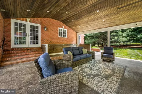 Exterior - 13910 Manor Rd, Phoenix, MD 21131 photo 5 of 18