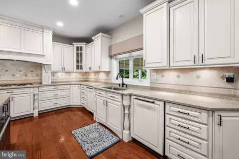 Kitchen - 13910 Manor Rd, Phoenix, MD 21131 photo 2 of 5