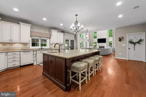 Kitchen - 13910 Manor Rd, Phoenix, MD 21131 photo 5 of 5