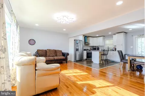 2111 Rolling Rd, Windsor Mill, MD 21244