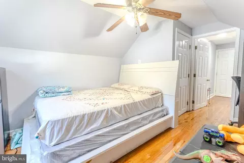 Bedroom - 2111 Rolling Rd, Windsor Mill, MD 21244 photo 6 of 10