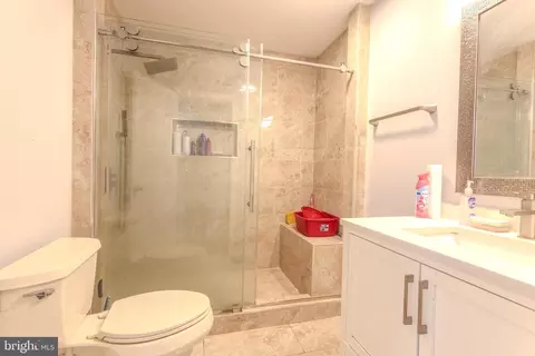 Bath - 2111 Rolling Rd, Windsor Mill, MD 21244 photo 1 of 2