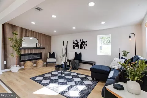 4417 Walnut Rd, Halethorpe, MD 21227 photo 3