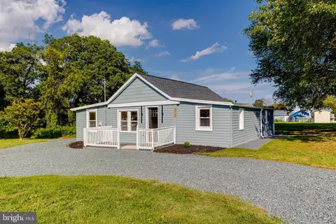 4417 Walnut Rd, Halethorpe, MD 21227