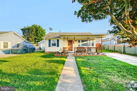 120 Dihedral Dr, Middle River, MD 21220