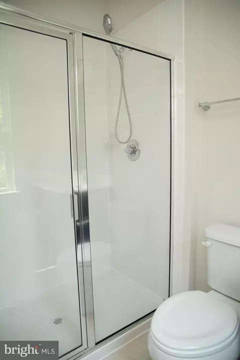 1813 Wind Gate Rd, Baltimore, MD 21227 photo 15