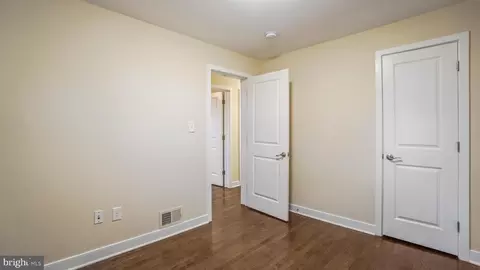 Entry Way - 331 2nd Ave, Baltimore, MD 21227 photo 7 of 12
