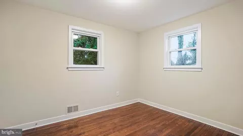 Entry Way - 331 2nd Ave, Baltimore, MD 21227 photo 10 of 12