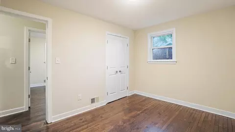 Entry Way - 331 2nd Ave, Baltimore, MD 21227 photo 8 of 12