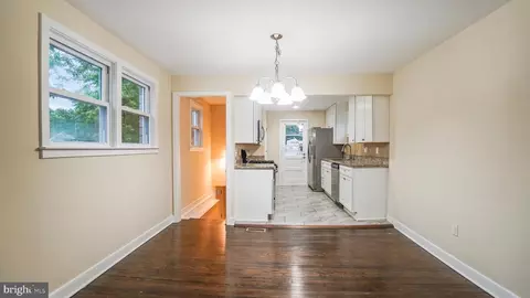 Entry Way - 331 2nd Ave, Baltimore, MD 21227 photo 1 of 12