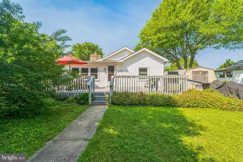 102 Bay Ct, Middle River, MD 21220