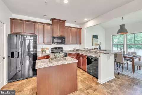 12 Norman Creek Ct, Baltimore, MD 21221 photo 11