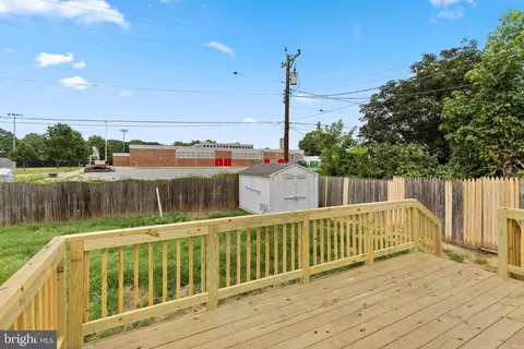 Exterior - 554 Compass Rd E, Middle River, MD 21220 photo 5 of 6