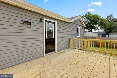 Exterior - 554 Compass Rd E, Middle River, MD 21220 photo 4 of 6