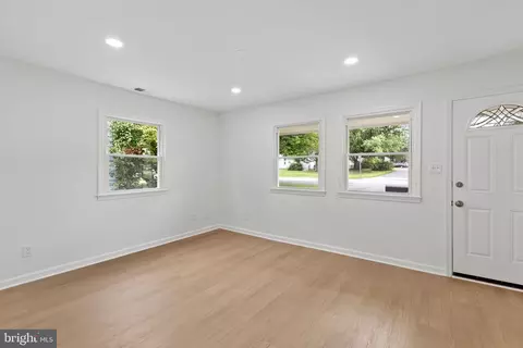 Living - 554 Compass Rd E, Middle River, MD 21220 photo 2 of 3