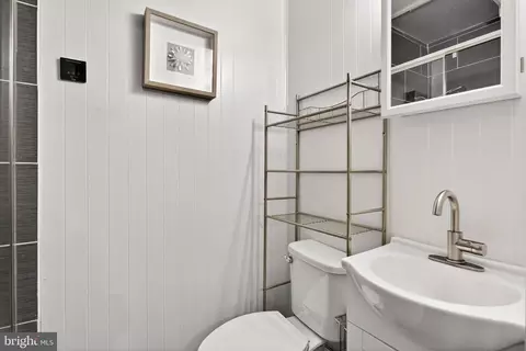 Bath - 10 Middleview, Windsor Mill, MD 21244 photo 2 of 3