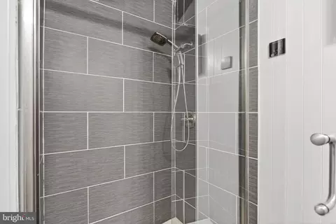 Bath - 10 Middleview, Windsor Mill, MD 21244 photo 3 of 3