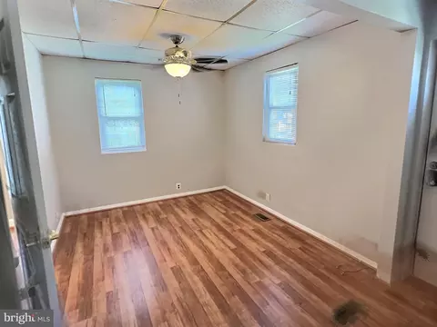 Living - 9015 Cuckold Point Rd, Sparrows Point, MD 21219 photo 3 of 3